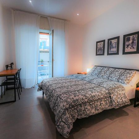 Signora Titina Rooms Napoli Bagian luar foto